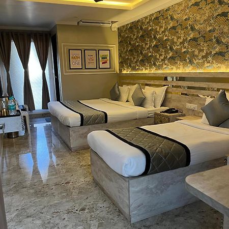 Hotel Lg Suites バンガロール エクステリア 写真