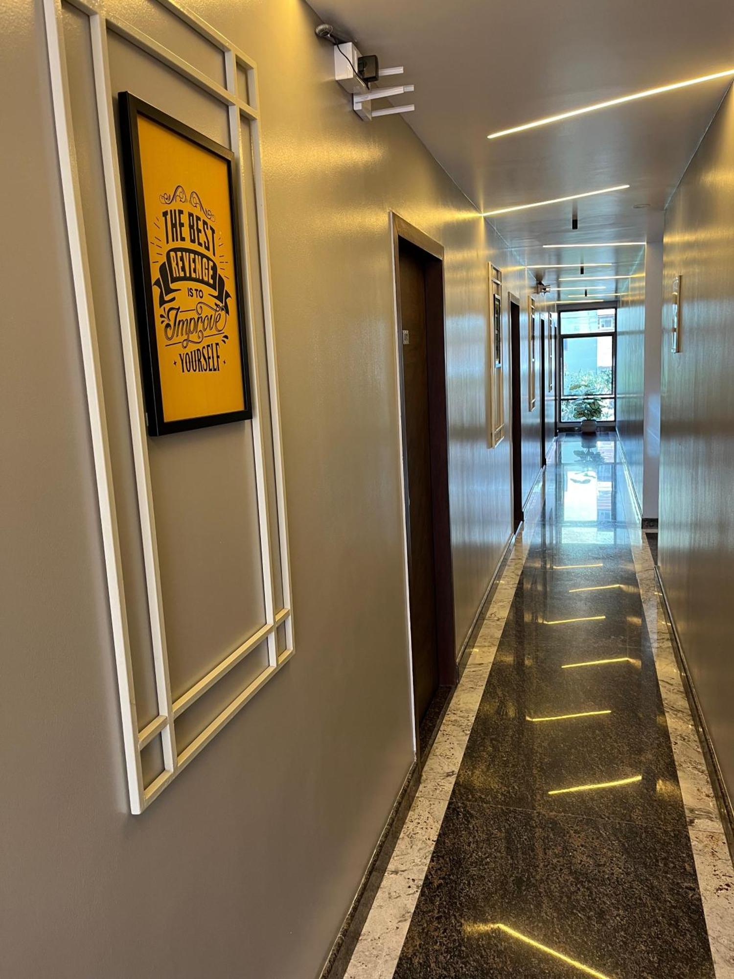 Hotel Lg Suites バンガロール エクステリア 写真
